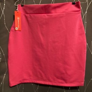 Short pencil skirt